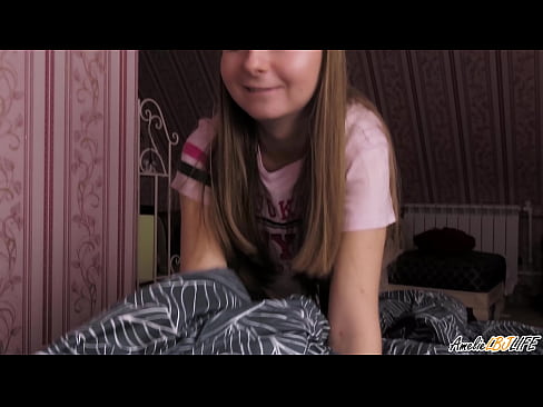 ❤️ Blondie nyedot dheweke bff rumiyin lan nemu cum ing dheweke tutuk Video seks ing jv.pornpicslove.ru