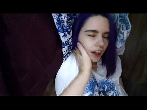 ❤️ Ketemu adhine ing lemari lan mbantu dheweke cum Video seks ing jv.pornpicslove.ru